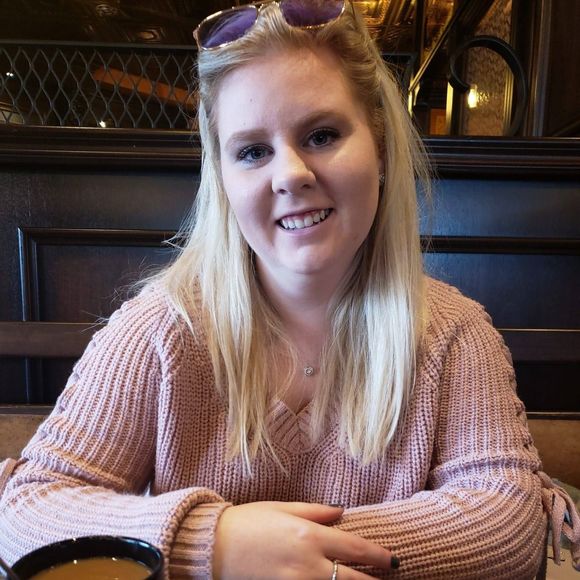 Meet your Posher, Lauren - Picture 1 of 1